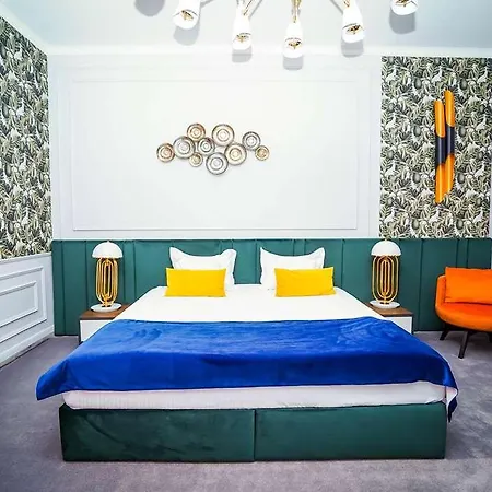 Отель Del Corso 4*